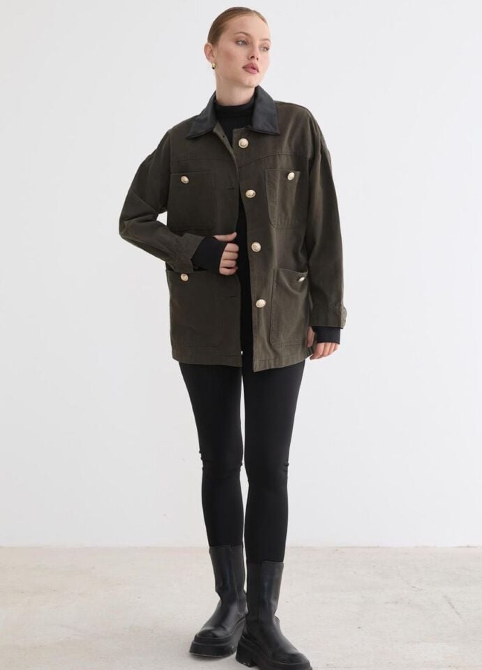 Kadın Düğmeleri Gold Detaylı Haki Mont