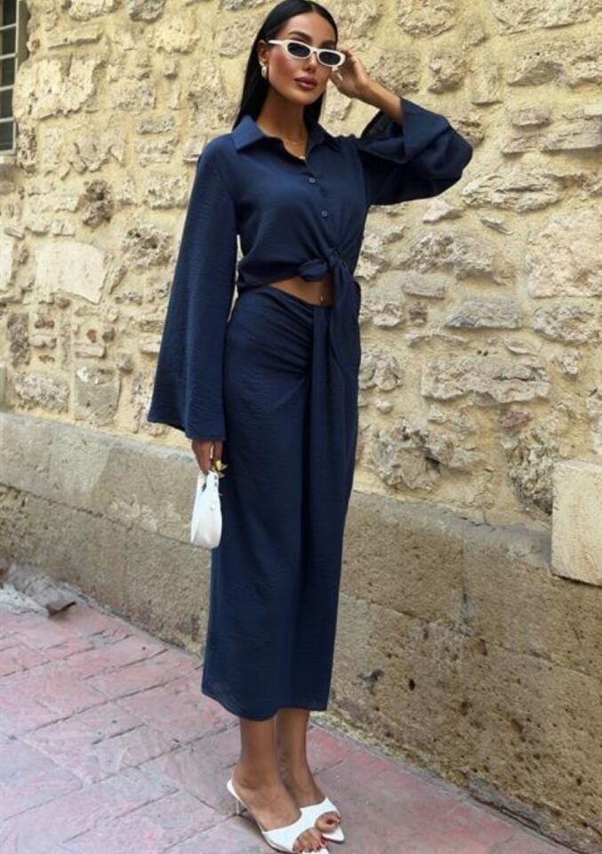 Crop Gömlekli ve Eteği Büzgülü Tasarım Takım