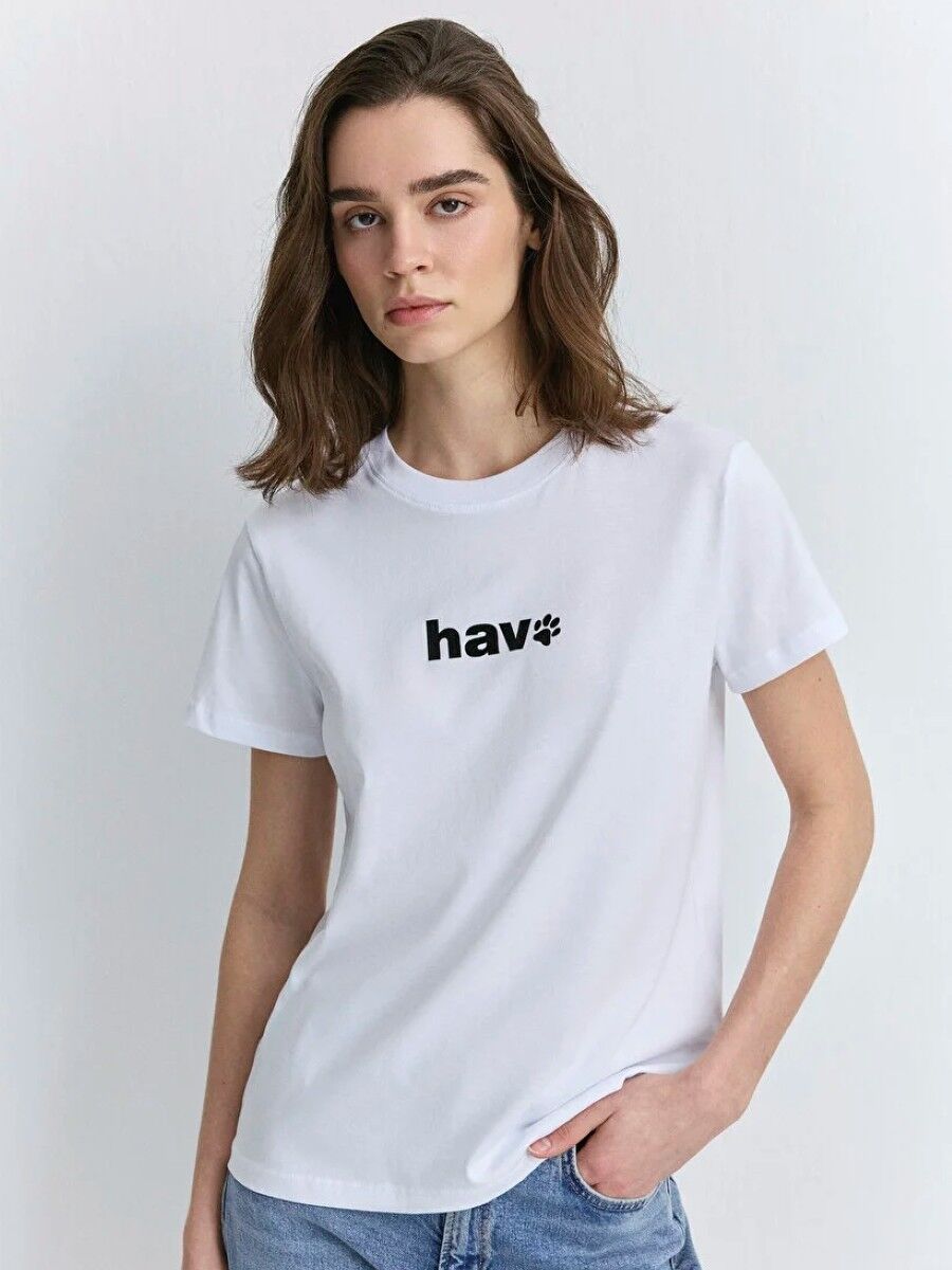 Kadın Hav Baskılı Beyaz Tişört Regular Fit / Normal Kesim