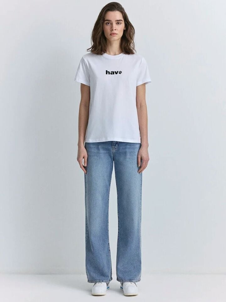 Kadın Hav Baskılı Beyaz Tişört Regular Fit / Normal Kesim