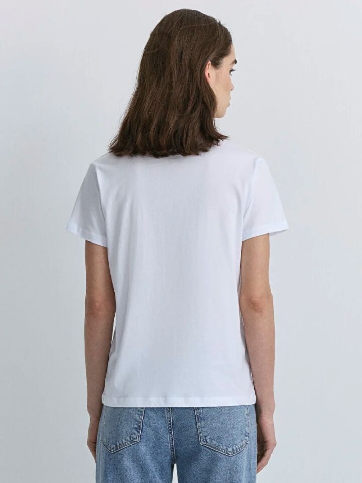 Kadın Hav Baskılı Beyaz Tişört Regular Fit / Normal Kesim