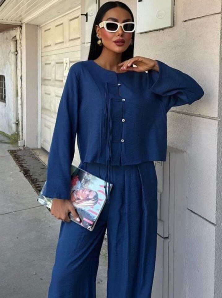 Önü İnce Kordon Detaylı ve Double Paça Pantolonlu Takım