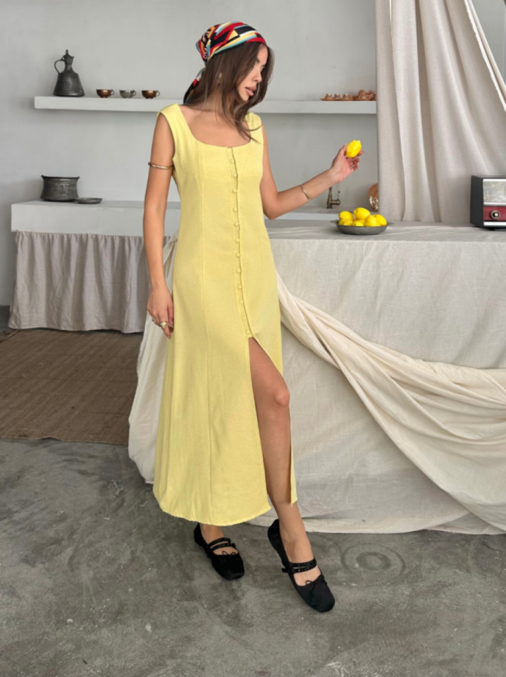 Kadın Kolsuz Düğme Detaylı Elbise