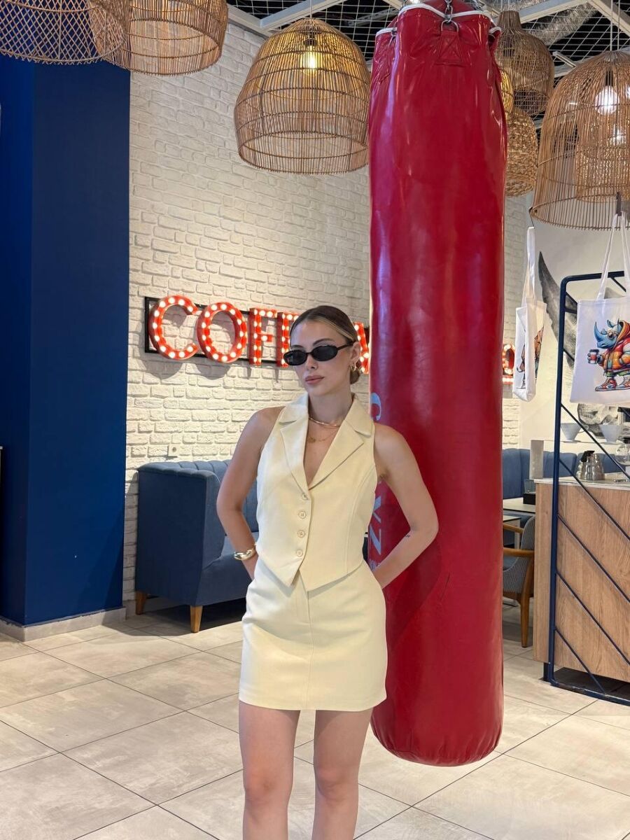 Kadın Yelek ve Etek Takımı