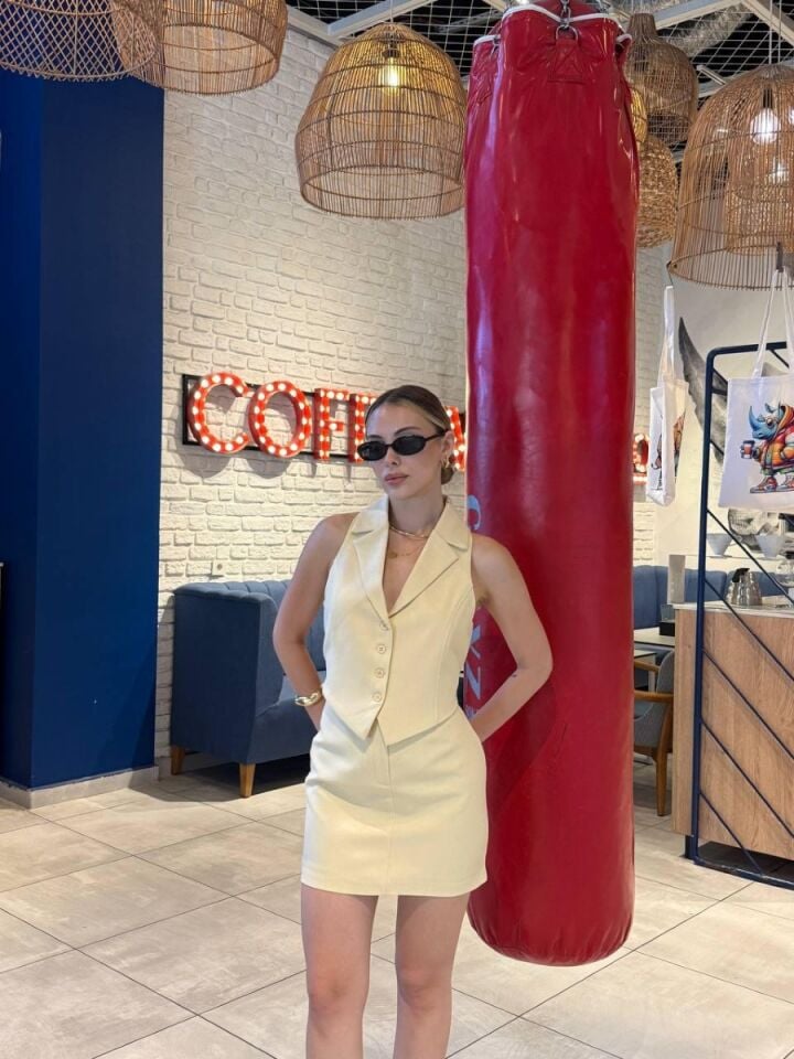 Kadın Yelek ve Etek Takımı