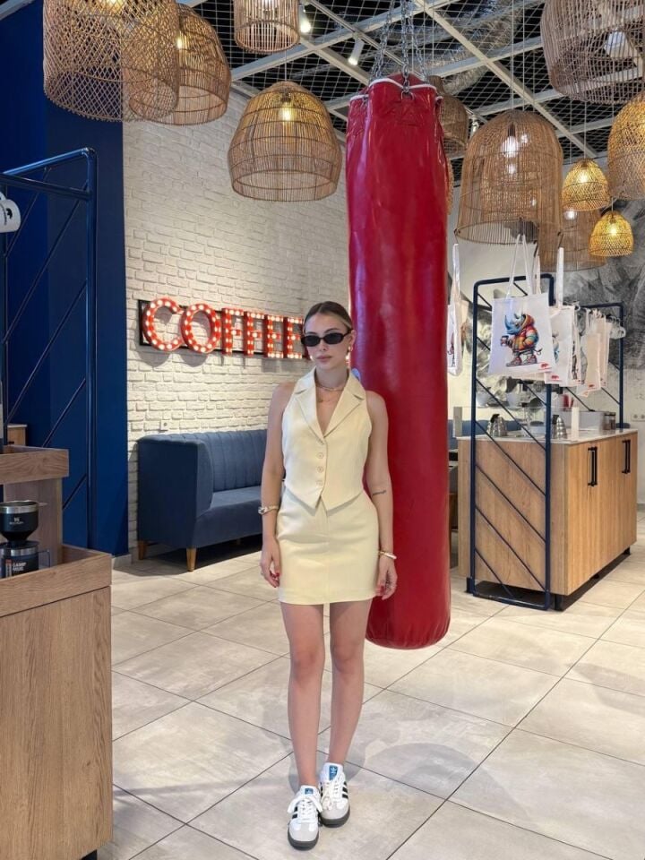 Kadın Yelek ve Etek Takımı