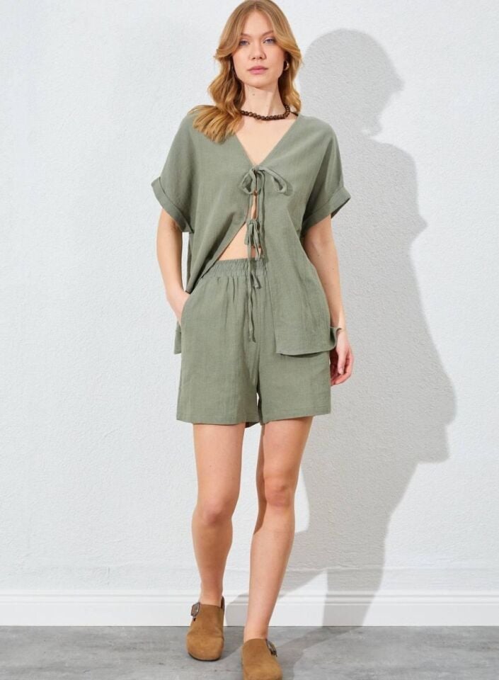 Kadın Keten Bağlamalı Bluz ve Şort Takım